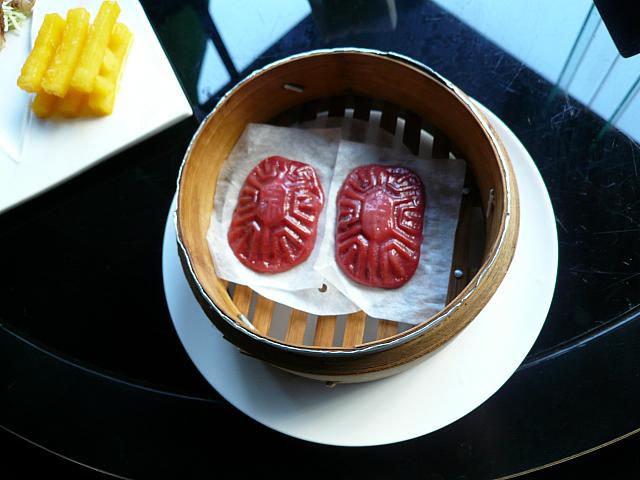 赤い色は天然の着色料だそうです