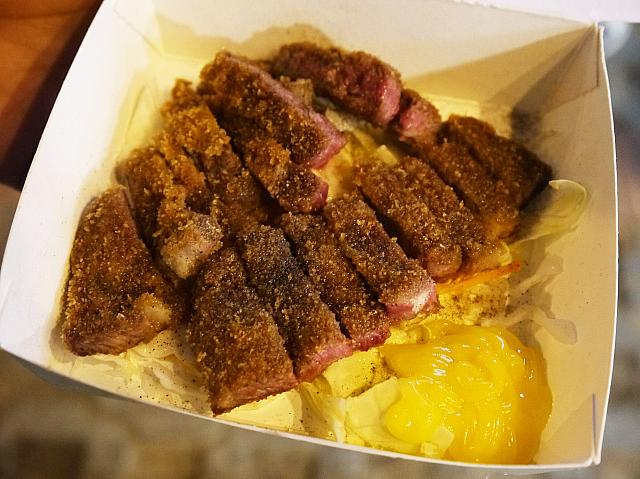 牛カツを頼みました～。これでたったの50元