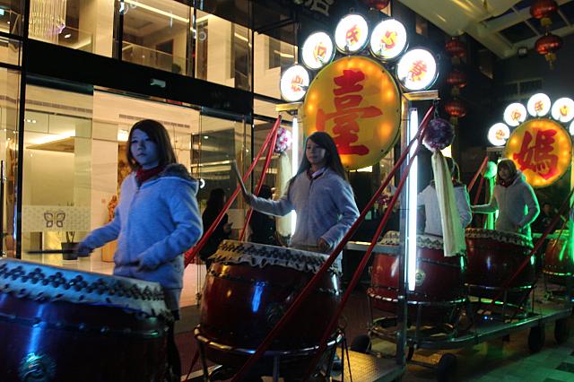 どんどんにぎやかになってきて媽祖様を迎えるのです