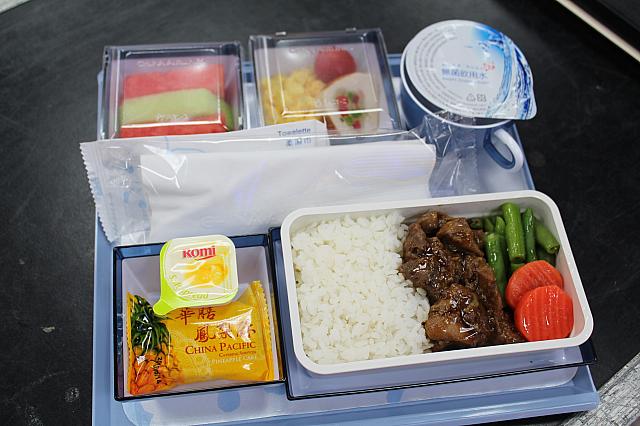 こちらがその機内食