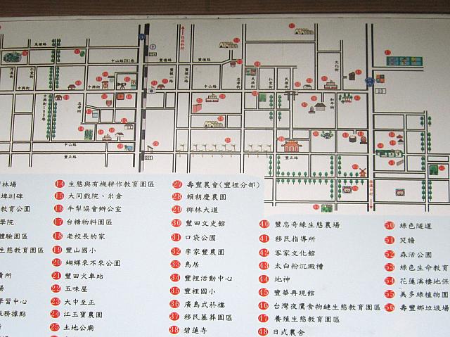 道にあった地図看板。自転車でもあれば小さな遺跡も全部見て回れます。
