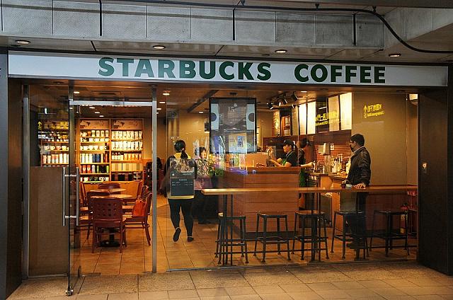 ナビの朝ごはんはスタバの朝食セット！朝6:30からオープンしているのが嬉しい♪