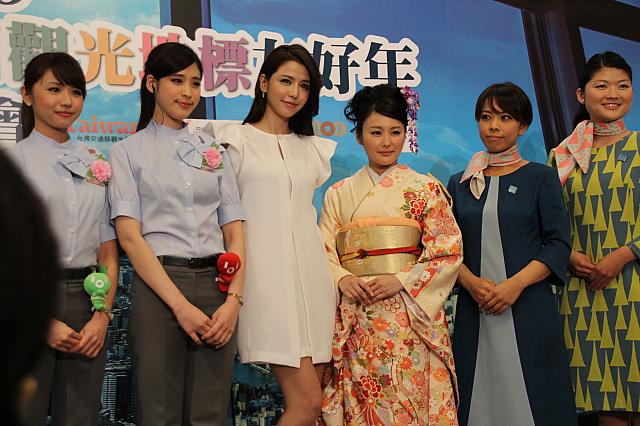 つづいて台湾の人気アイドルグループ・Dream girlsの李毓芬さん、台湾で活躍する日本人タレントの佐藤麻衣さんが、両タワーの美人スタッフとともに登場！