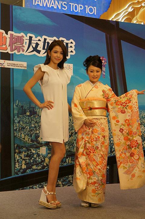 華やかな2人の登場に記者会見も盛り上がりました！