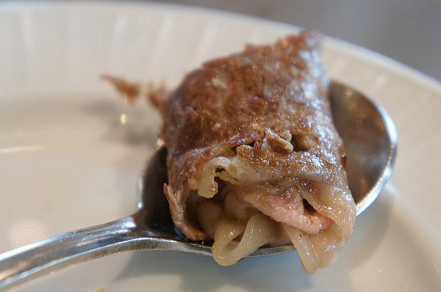 フォアグラを先ほどの牛肉ちゃんで包んでパクっ！幸せ～♪