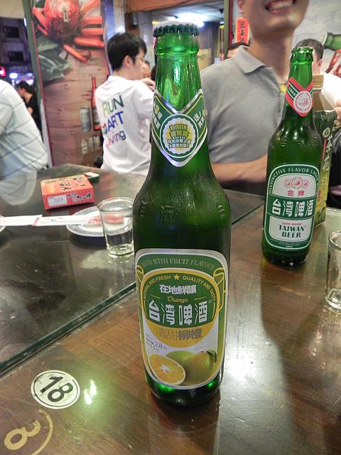 アルコール度低めのフルーツビール、まずはオレンジビールにトライ！