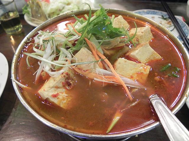 麻辢臭豆腐（150元）臭豆腐好き、辛いもの好きは必食！