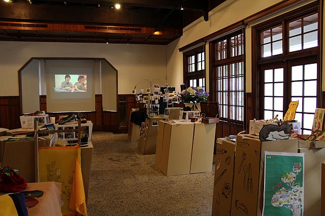 1Fの右は展示会場です