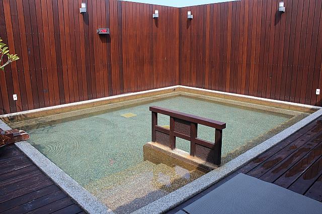 露天風呂は屋上にあり、開放感バツグン

