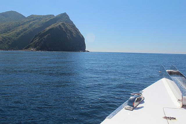 30分ほどで船は亀山島付近へ