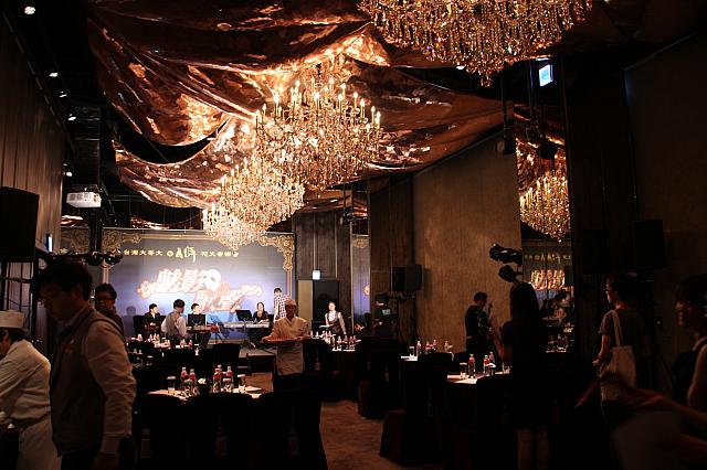 今日のお披露目式は、パレ・デ・シン（君品酒店）にて、オペラの雰囲気にピッタリですね