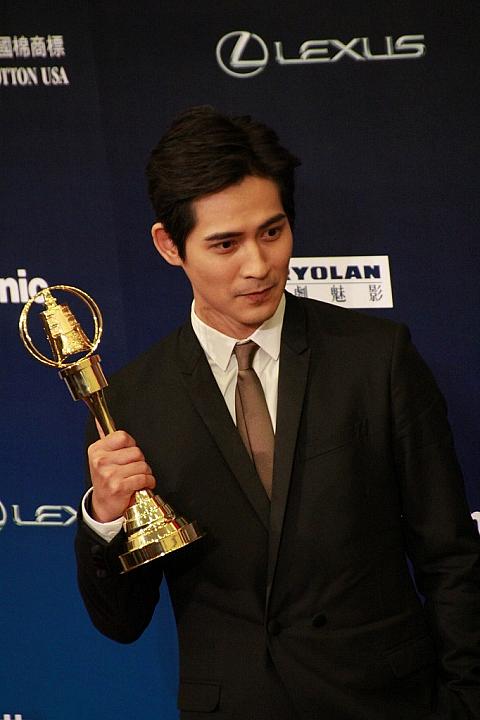 そしてプレスルームが一番湧いたのが仔仔の受賞！！