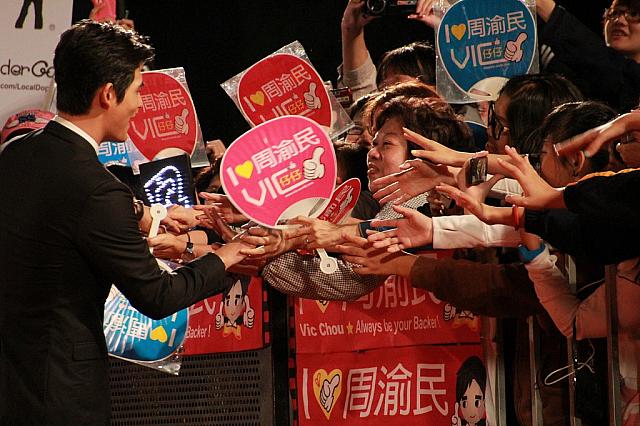 ファンサービスも怠りません！！