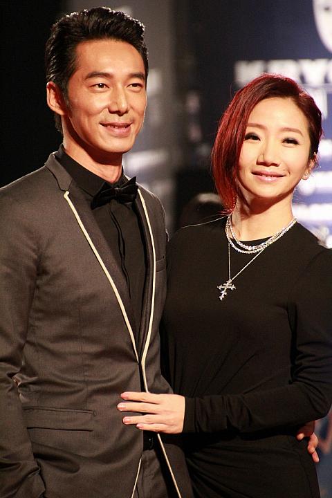 おしどり夫婦の李李仁と陶晶瑩も仲良く登場♪