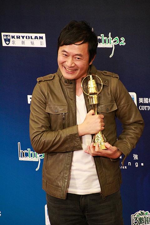 受賞の喜びを爆発させた湯志偉