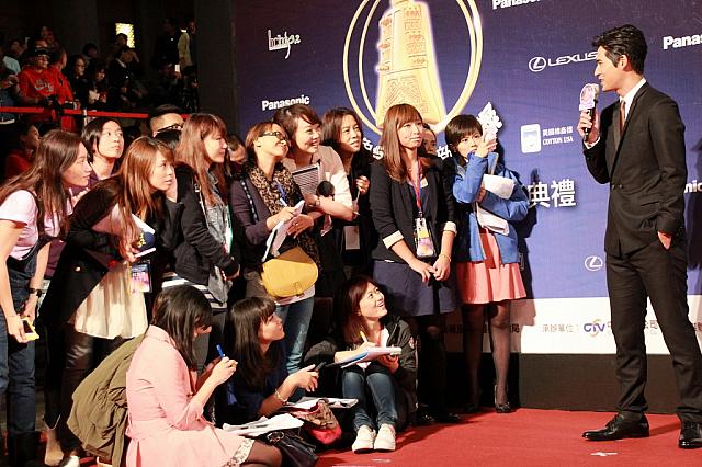 レポーターのみなさんも釘付け！！