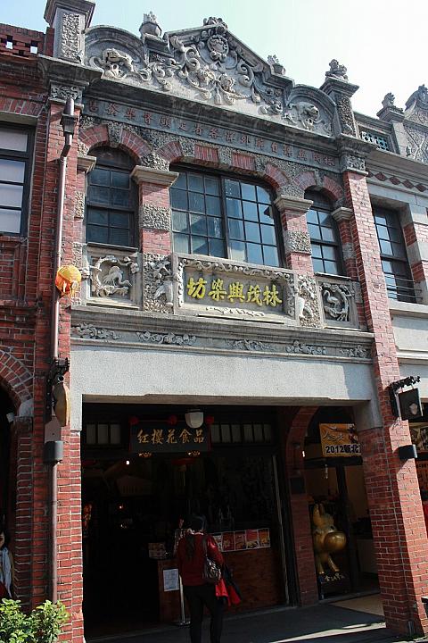 基本的には2階建ての建物