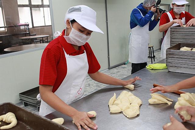 生地を滴のような形にして