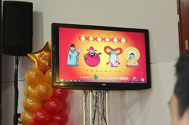 もうひとつの目玉である宗教ランタンエリアでは、ゲームをしてプチプレゼントをもらえるそうですよ！どんなゲームかというと・・・