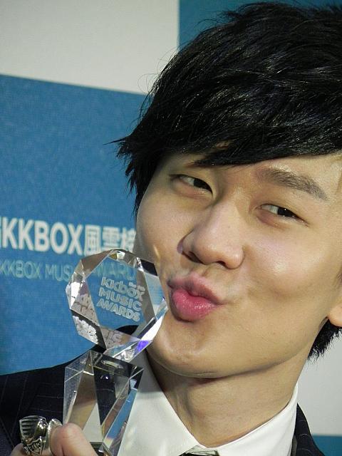 インタビュー会場ではそのかわいらしいキャラクターにナビ一行骨抜き～。