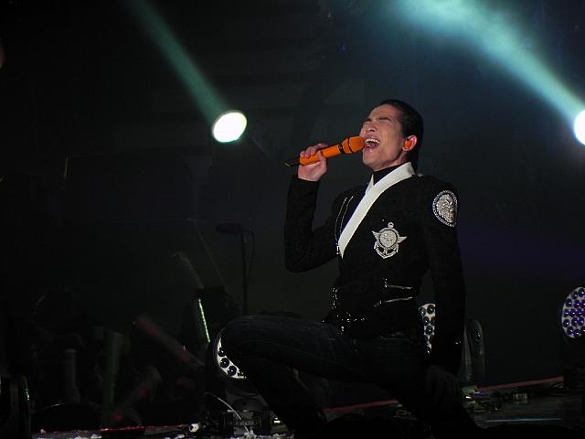 そして、最後を飾るのは「蕭敬騰」