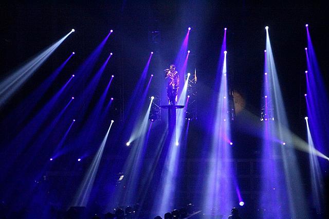 すご～く高いところで歌ってます