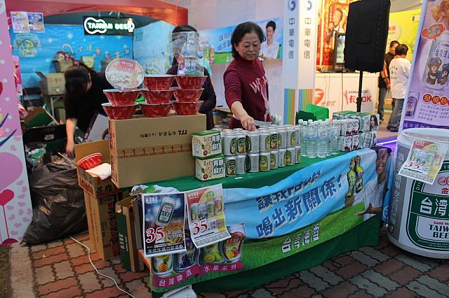 しかも結構種類が豊富！カップラーメンまで！！