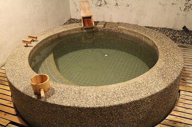 あっという間にいっぱいになりました～！泉質は烏來や礁渓と同じ「美人湯」です！いい湯でした～～！！！