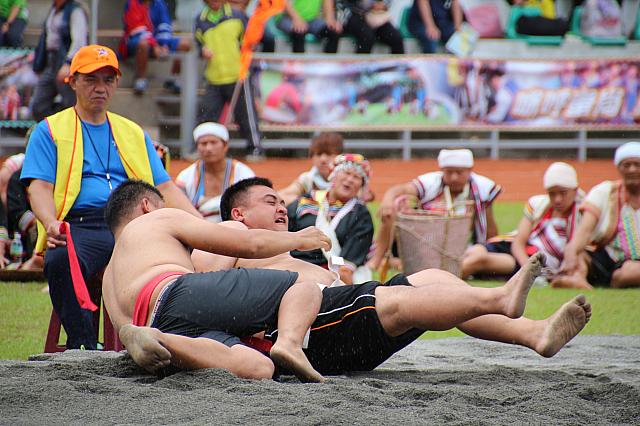 那嗎夏区が先に土！