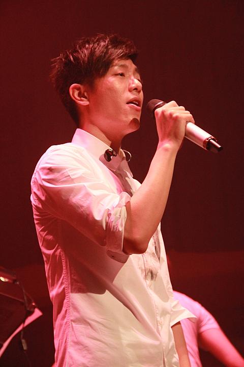 ラストは、大人気ドラマ『イタズラな恋愛白書（我可能不會愛你）』のテーマ曲としてもおなじみの『還是會』！みんなで大合唱して締めくくりました。これはナビも大好きな曲。初の生歌に大感動でした。