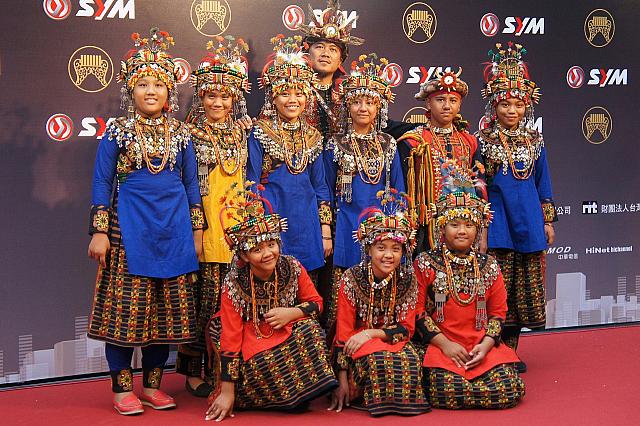 ナビは個人的に原住民のみなさんの衣装に注目しています。台湾らしくていいんです～。こちらは屏東の子供たち♪