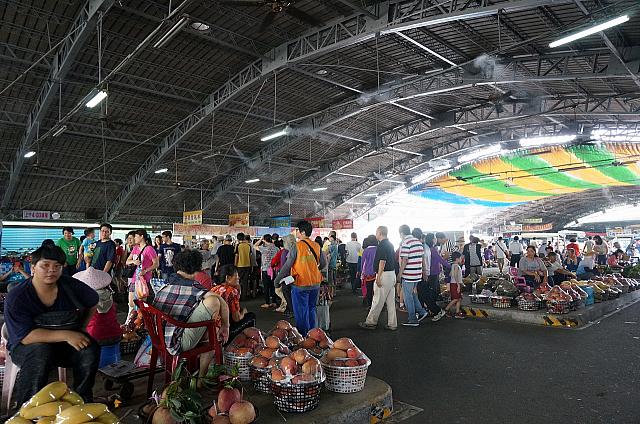 玉井市場は何度来ても、マンゴーの種類の多さに驚きます