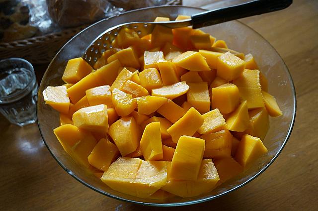 そしておなじみ「緑果子」で、カットマンゴー食べ放題♪