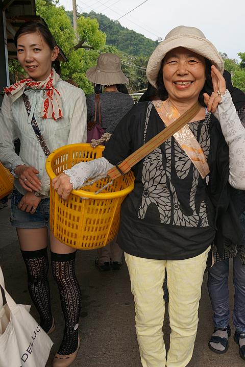 気を取りなおして、マンゴー狩りへ出発です！