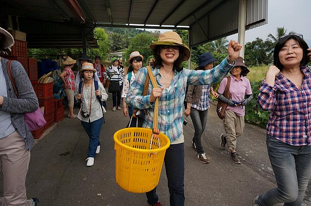 籠を背負ってやる気まんまん！