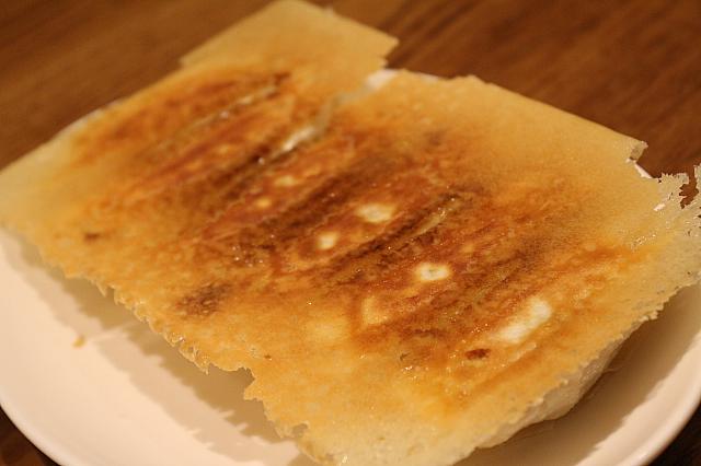 煎餃（エビ餃子）（160元）！！パリパリの皮と柔らかい皮のハーモニーとその中身！1個が大きくないのも食べやすかったです