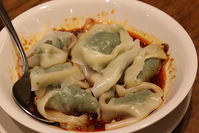 菜肉紅油抄手（野菜入りワンタンの四川風）（140元）は、花椒が効いていてピリ辛。エスニック風でもあり、おいしかったです♪