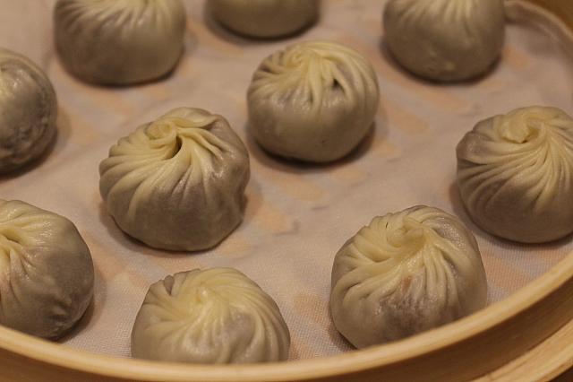 最後は決まって、豆沙小籠包（こしあん入り）（10個入り/160元）です、おいしかった～～