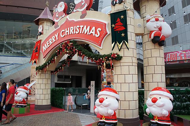 みんな半そでを着ているのに、クリスマス気分を味わえるなんて何だか不思議～♪