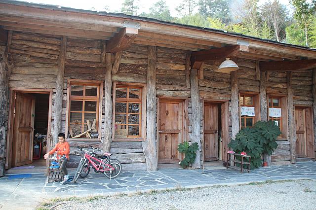 手造りの学校