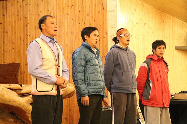 頭目や牧師さんたちの歌もありました