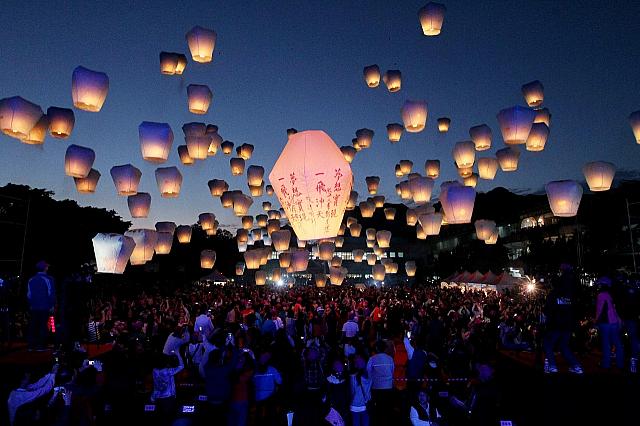 2/27（金）は平溪國中で開催されます！テーマは「熱氣球」。<br>熱気球で有名な台東県政府とタッグを組み、新しいランタンをただ今制作中！