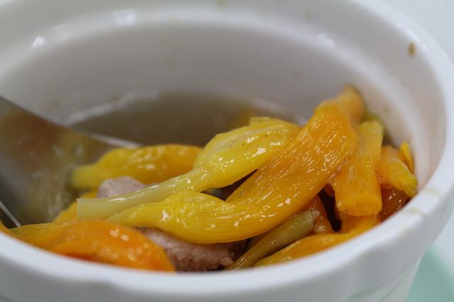 台東名物の金針花湯は、あっさりしていました～
