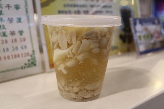 近くには、豆花の店もあり、花生豆花が30元とは！安くてうまいってこのこと？