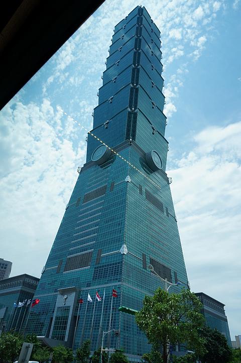 バスの中からも台北101が見られますよ～☆