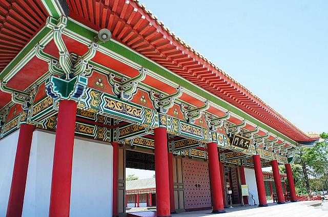 大成門をくぐると…