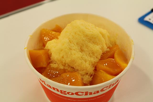 海塩をかけて食べるマンゴーはまたひと味違ってとっても美味しかったです