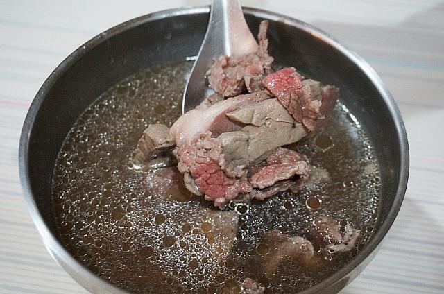 ハツとレバーそして生肉の入った「綜合」150元は内臓系が好きな方にオススメします