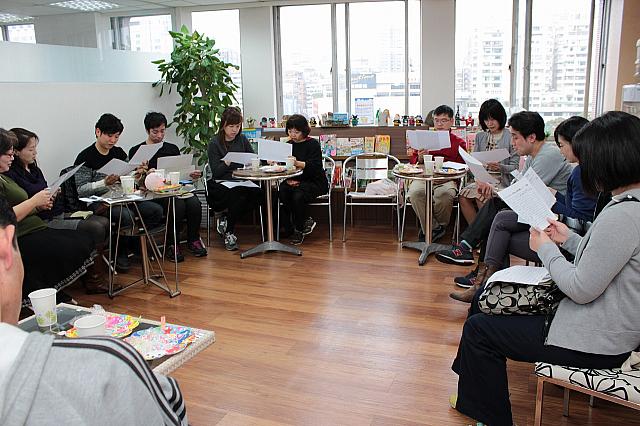 エントリーショップリストが配られたところ。自分の記入シートと見比べ中。真剣～～