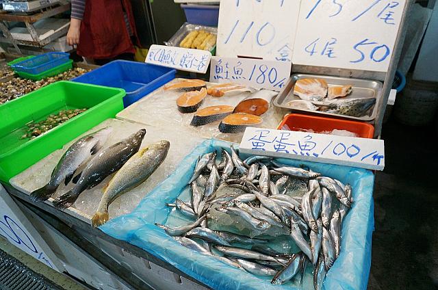 そして花蓮といえばやっぱりお魚さんが豊富！この蛋蛋魚（ししゃも）、かなり大きくておいしそう！